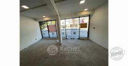 SE ARRIENDA LOCAL COMERCIAL NUEVO EN EDIFICIO 2 K