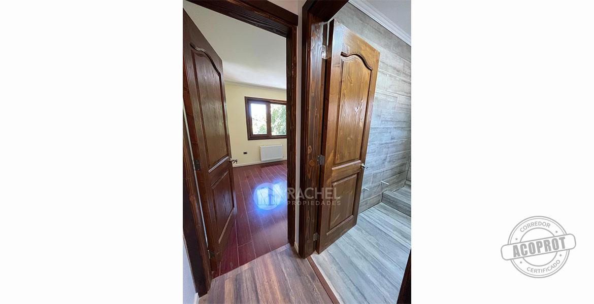 SE VENDE AMPLIA CASA RECIÉN CONSTRUIDA