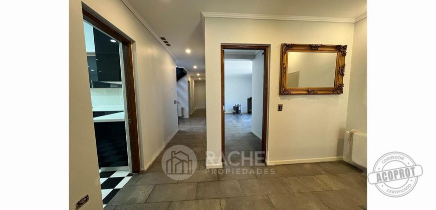SE VENDE AMPLIA CASA RECIÉN CONSTRUIDA