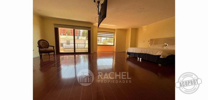 SE VENDE AMPLIA CASA RECIÉN CONSTRUIDA