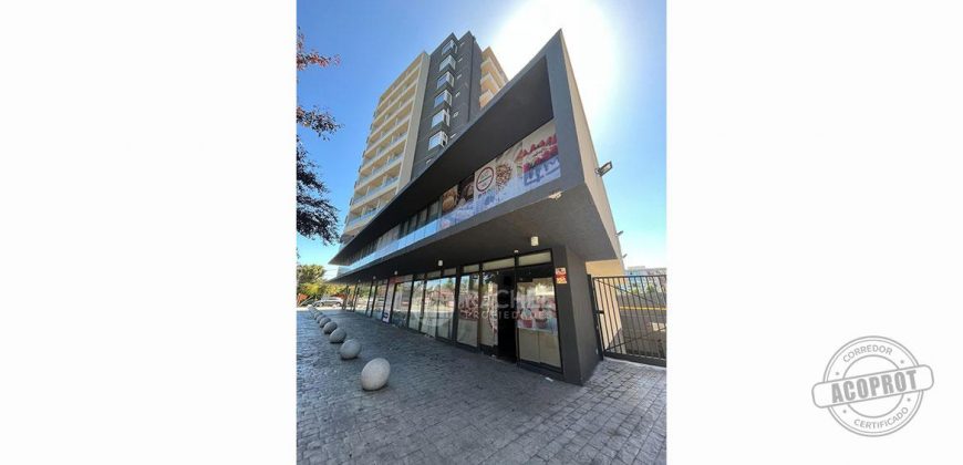 SE ARRIENDA LOCAL COMERCIAL NUEVO EN EDIFICIO 2 K