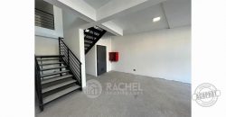 SE ARRIENDA LOCAL COMERCIAL NUEVO EN EDIFICIO 2 K
