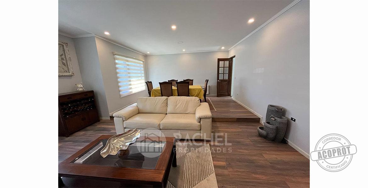 SE VENDE AMPLIA CASA RECIÉN CONSTRUIDA