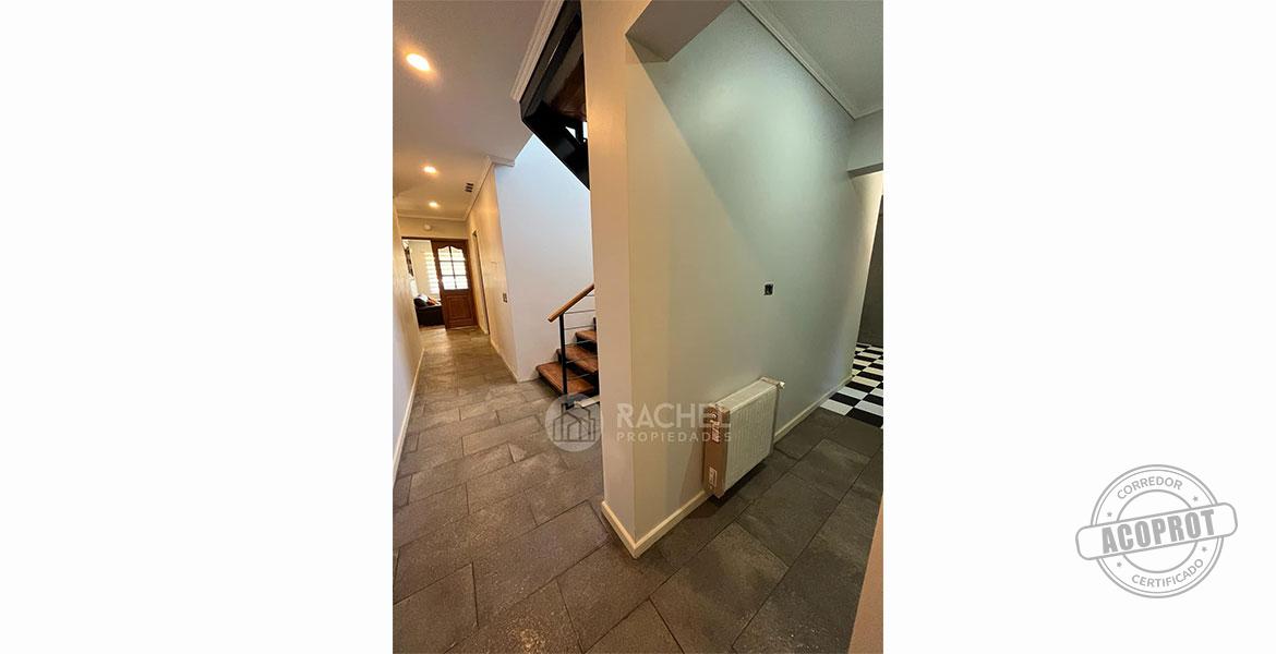 SE VENDE AMPLIA CASA RECIÉN CONSTRUIDA