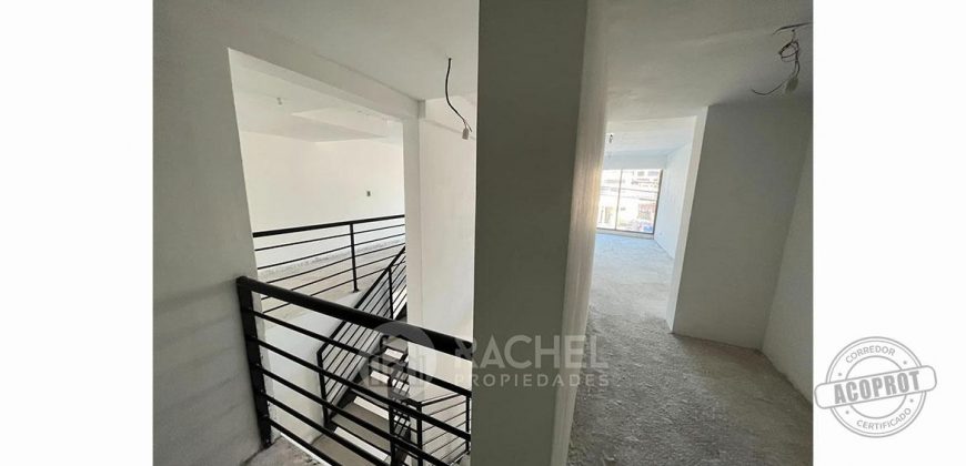 SE ARRIENDA LOCAL COMERCIAL NUEVO EN EDIFICIO 2 K