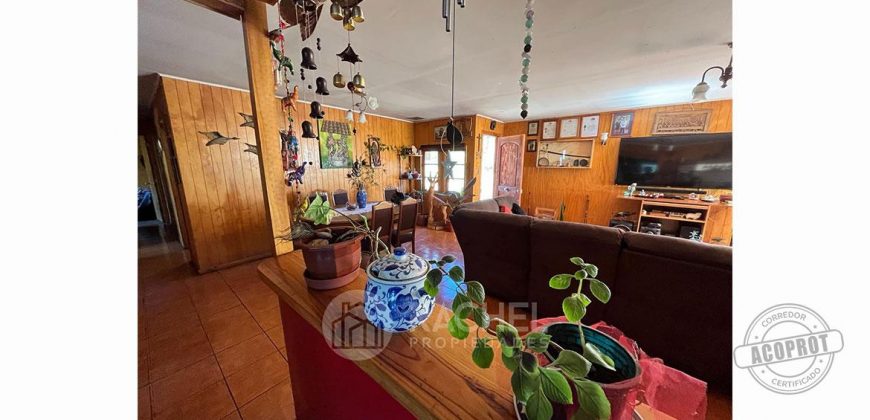 SE VENDE ACOGEDORA Y APACIBLE CASA-QUINTA