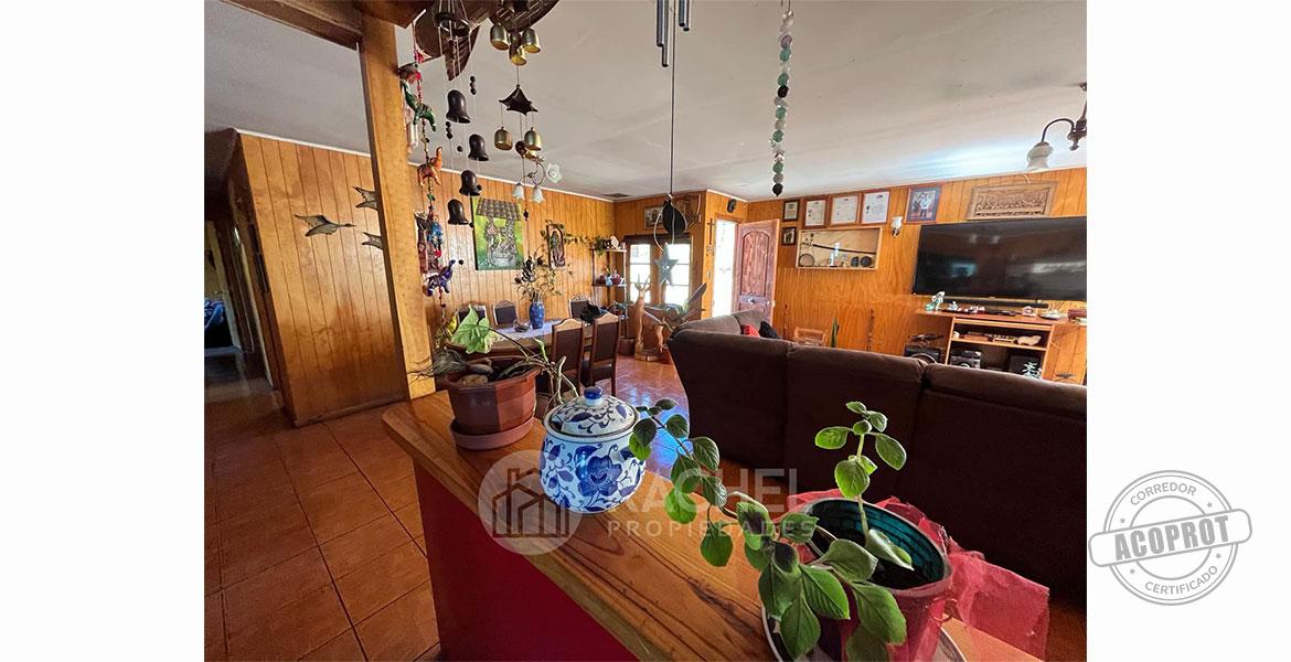 SE VENDE ACOGEDORA Y APACIBLE CASA-QUINTA