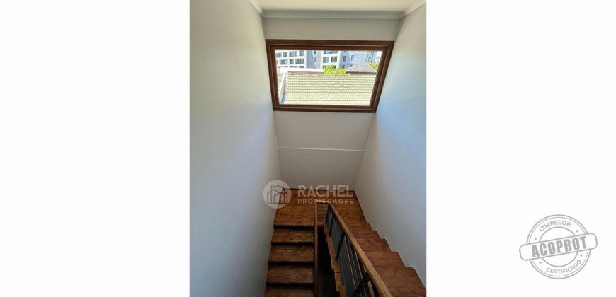 SE VENDE AMPLIA CASA RECIÉN CONSTRUIDA