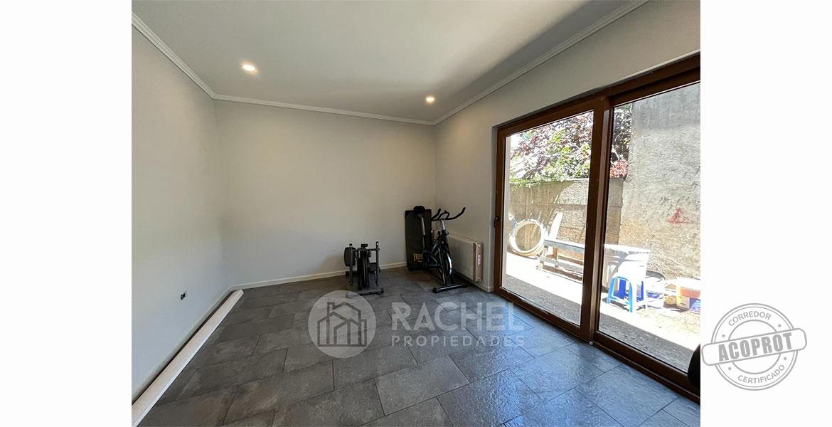 SE VENDE AMPLIA CASA RECIÉN CONSTRUIDA