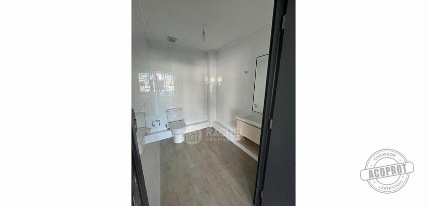 SE ARRIENDA LOCAL COMERCIAL NUEVO EN EDIFICIO 2 K