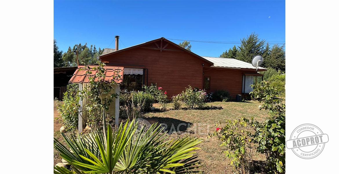 SE VENDE ACOGEDORA Y APACIBLE CASA-QUINTA