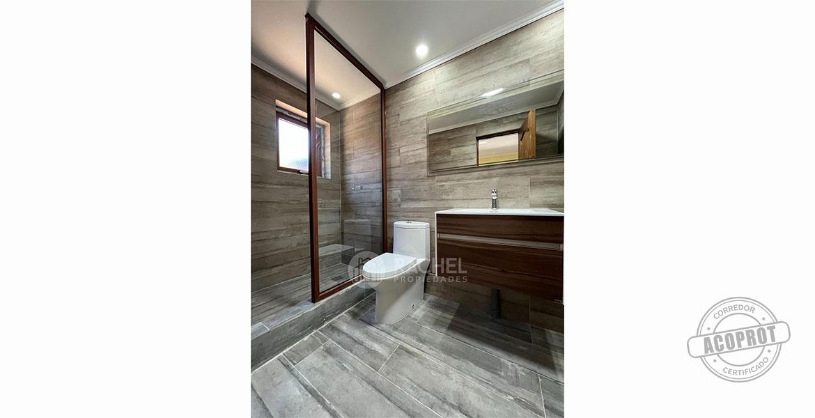 SE VENDE AMPLIA CASA RECIÉN CONSTRUIDA