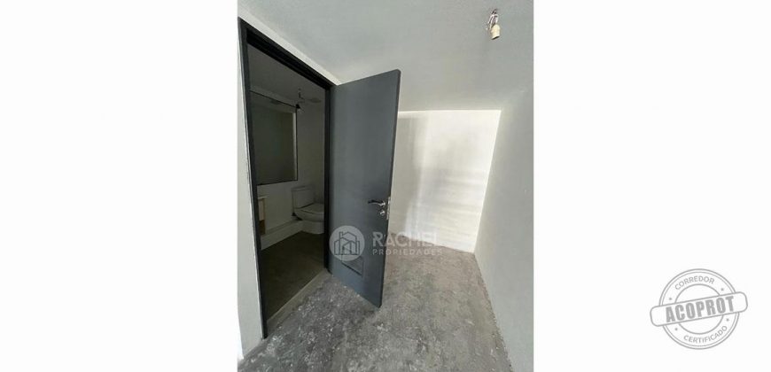 SE ARRIENDA LOCAL COMERCIAL NUEVO EN EDIFICIO 2 K