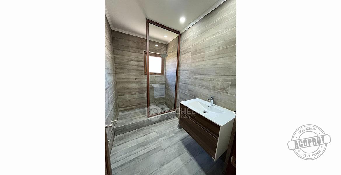 SE VENDE AMPLIA CASA RECIÉN CONSTRUIDA