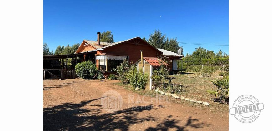 SE VENDE ACOGEDORA Y APACIBLE CASA-QUINTA