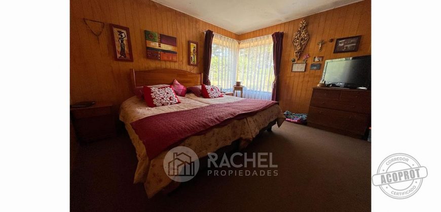 SE VENDE ACOGEDORA Y APACIBLE CASA-QUINTA