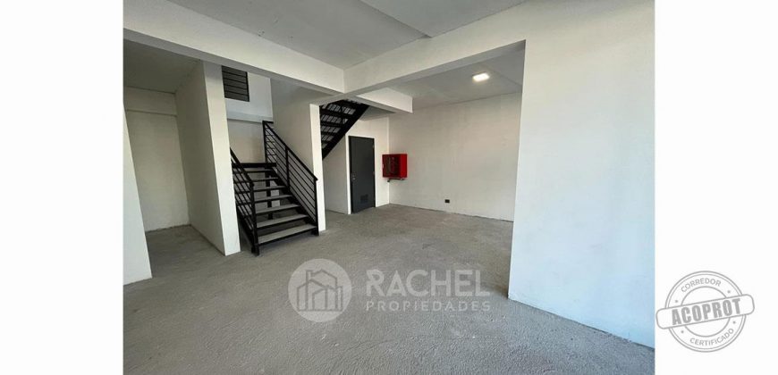 SE ARRIENDA LOCAL COMERCIAL NUEVO EN EDIFICIO 2 K