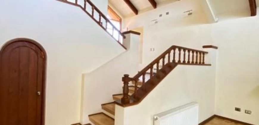 Se Arrienda Linda casa Comercial ubicada en sector Barrio Inglés