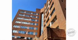 SE VENDE LUMINOSA OFICINA EN CENTRO DE ESPECIALIDADES MÉDICAS DINAMARCA