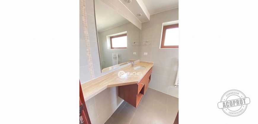 SE ARRIENDA IMPECABLE CASA EN SECTOR CUMBRES DEL SUR