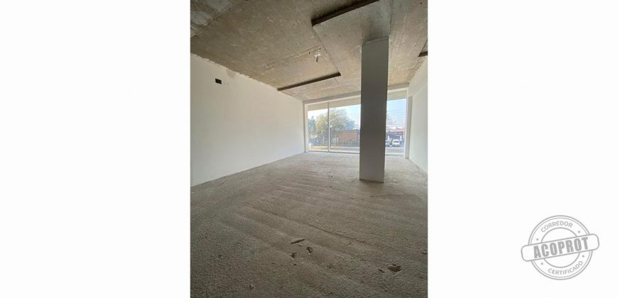 SE ARRIENDA GRAN LOCAL COMERCIAL EN ATRACTIVO POLO COMERCIAL