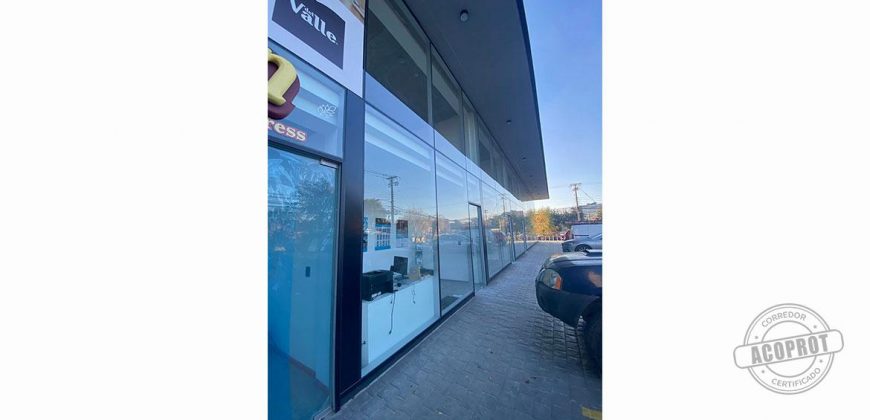 SE ARRIENDA GRAN LOCAL COMERCIAL EN ATRACTIVO POLO COMERCIAL