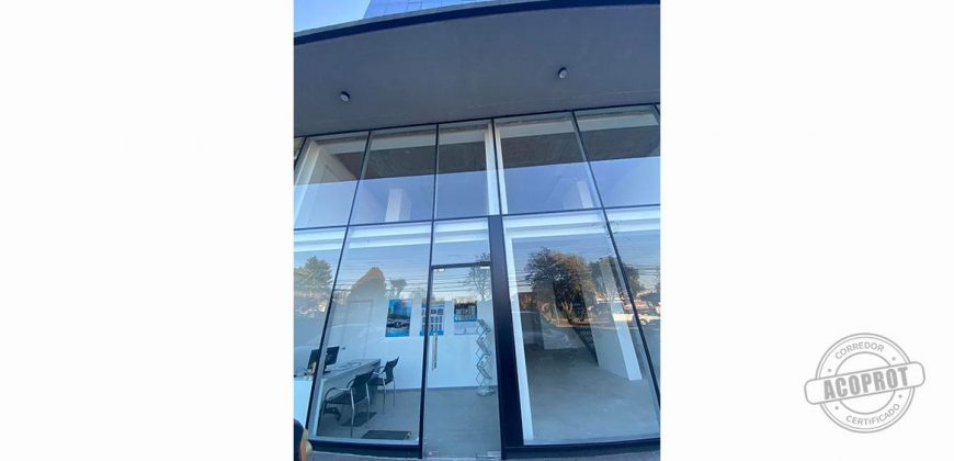 SE ARRIENDA GRAN LOCAL COMERCIAL EN ATRACTIVO POLO COMERCIAL