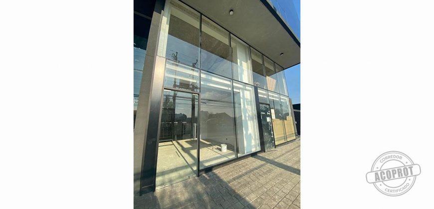 SE ARRIENDA LOCAL COMERCIAL NUEVO EXCELENTE VITRINA CON GRAN FLUJO