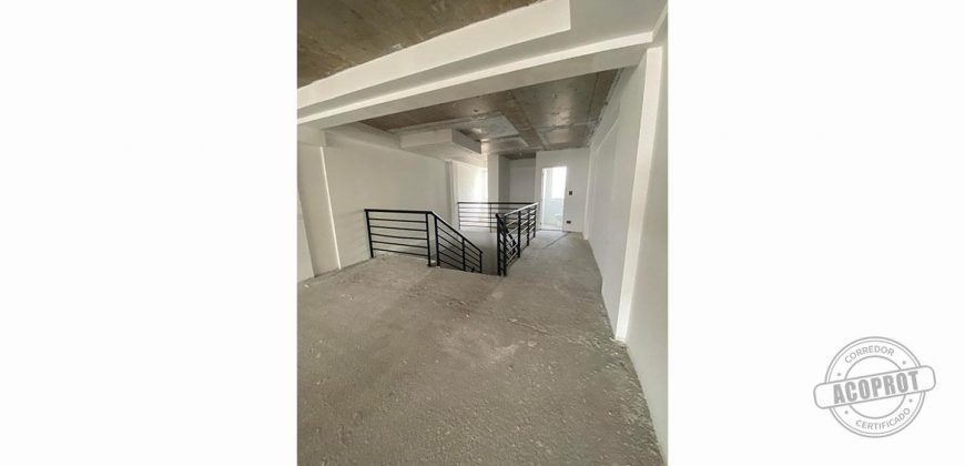 SE ARRIENDA GRAN LOCAL COMERCIAL EN ATRACTIVO POLO COMERCIAL