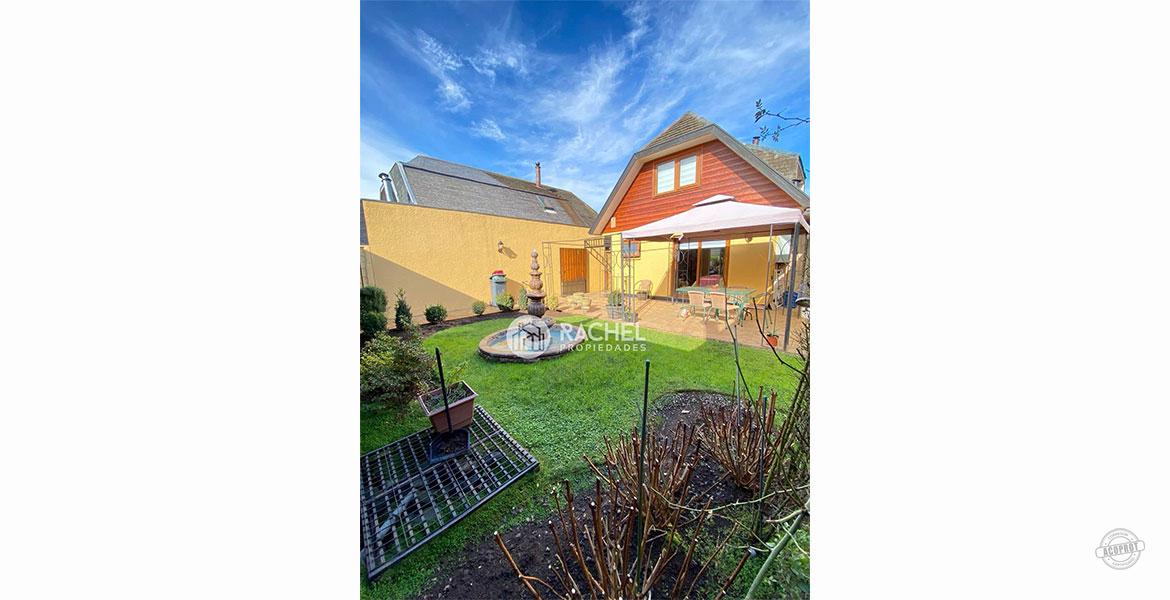 SE VENDE CASA EN LOMAS DE MIRASUR, BARRIO CONSOLIDADO Y DE ALTA PLUSVALIA