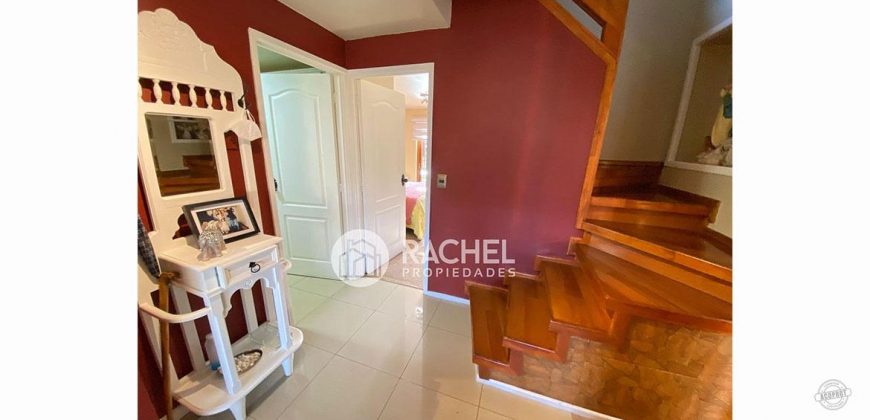 SE VENDE CASA EN LOMAS DE MIRASUR, BARRIO CONSOLIDADO Y DE ALTA PLUSVALIA