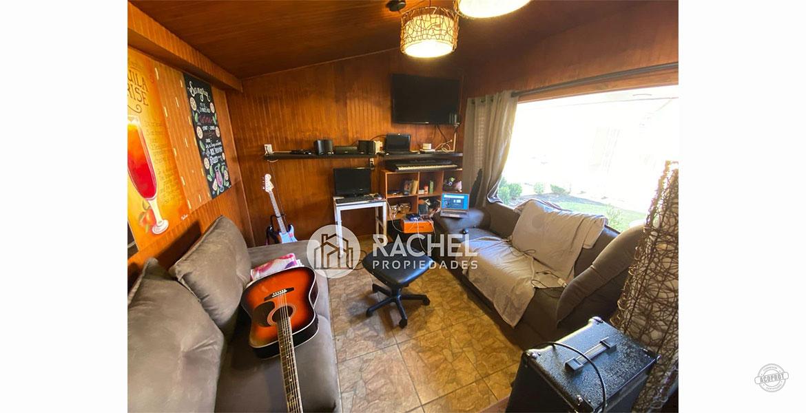 SE VENDE CASA EN LOMAS DE MIRASUR, BARRIO CONSOLIDADO Y DE ALTA PLUSVALIA