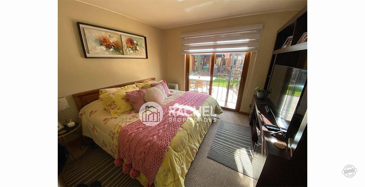SE VENDE CASA EN LOMAS DE MIRASUR, BARRIO CONSOLIDADO Y DE ALTA PLUSVALIA