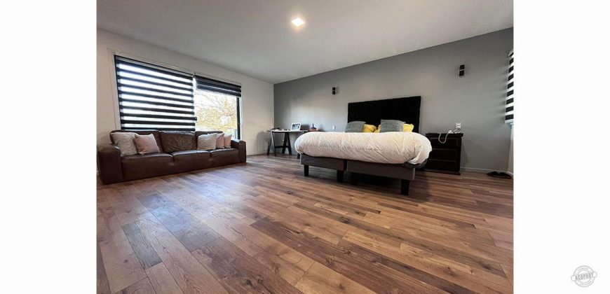 SE VENDE HERMOSA CASA CON MODERNO CONCEPTO ABIERTO COMPLETAMENTE REMODELADA
