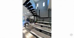 SE VENDE HERMOSA CASA CON MODERNO CONCEPTO ABIERTO COMPLETAMENTE REMODELADA