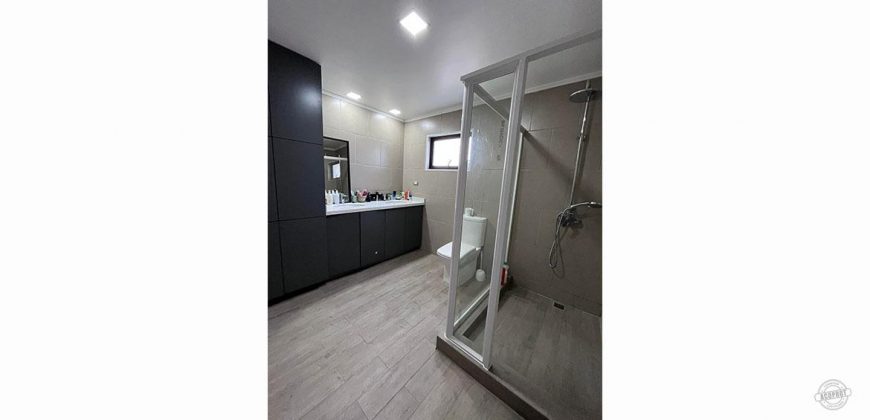 SE VENDE HERMOSA CASA CON MODERNO CONCEPTO ABIERTO COMPLETAMENTE REMODELADA