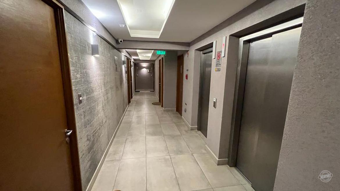 Arrendamos cómoda oficina ubicada en el Edificio Uno-K