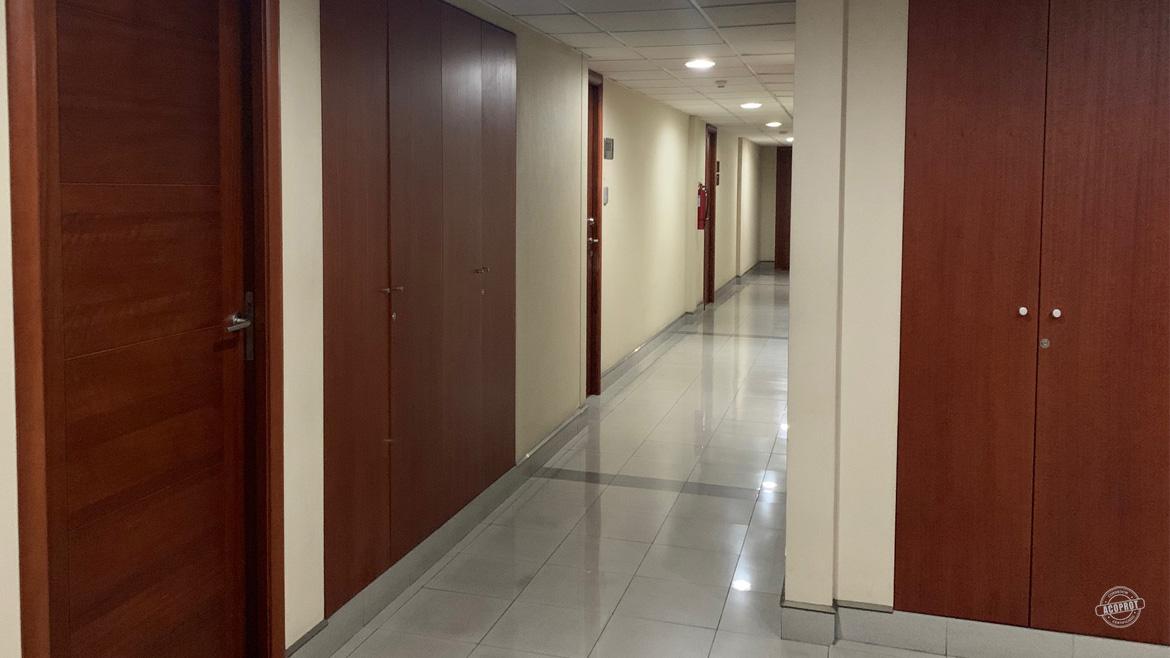 Vendemos amplia oficina Edificio Sinergia