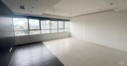 Vendemos amplia oficina Edificio Sinergia