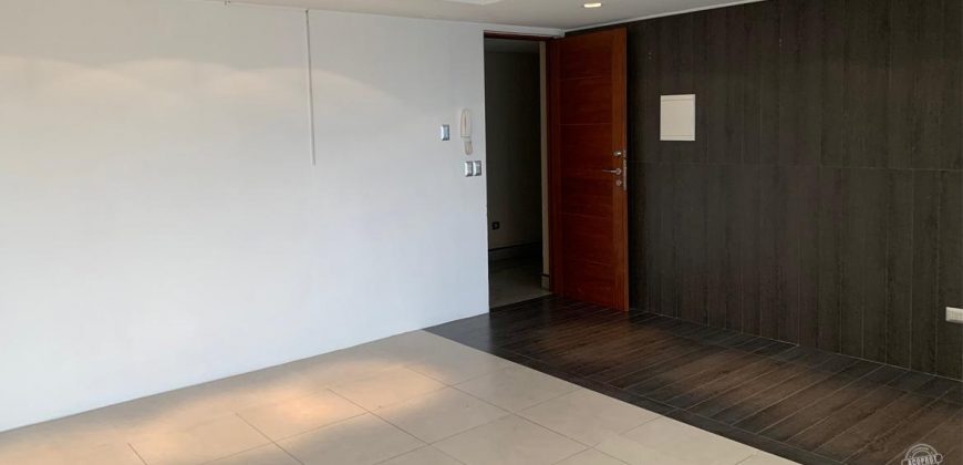 Vendemos amplia oficina Edificio Sinergia