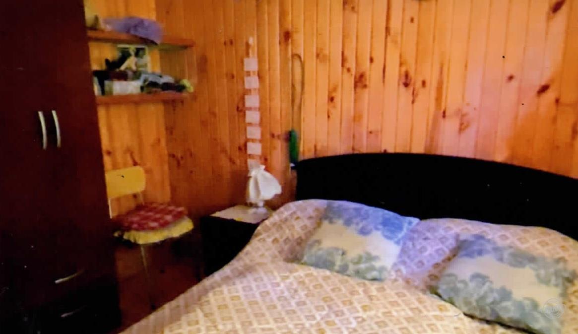 Vende Parcela de 5.000 mt2, Lote 10B y Casa de Veraneo, 4 dormitorios, 2 baños, completamente equipada, lugar Challupén a 5 kilómetros pasado Lican Ray hacia Coñaripe