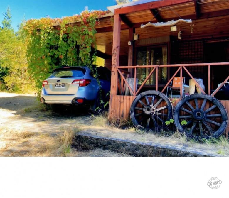 Vende Parcela de 5.000 mt2, Lote 10B y Casa de Veraneo, 4 dormitorios, 2 baños, completamente equipada, lugar Challupén a 5 kilómetros pasado Lican Ray hacia Coñaripe