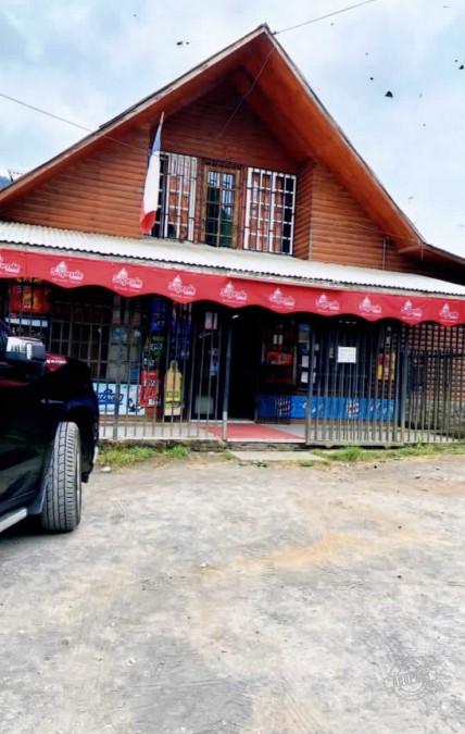 Vende Parcela de 5.000 mt2, Lote 10B y Casa de Veraneo, 4 dormitorios, 2 baños, completamente equipada, lugar Challupén a 5 kilómetros pasado Lican Ray hacia Coñaripe