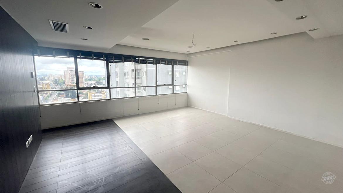 Arrendamos amplia oficina en pleno Centro de Temuco