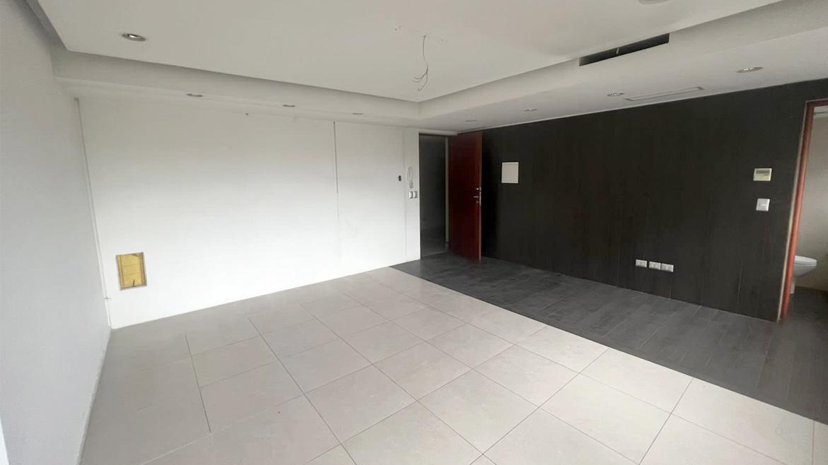 Arrendamos amplia oficina en pleno Centro de Temuco