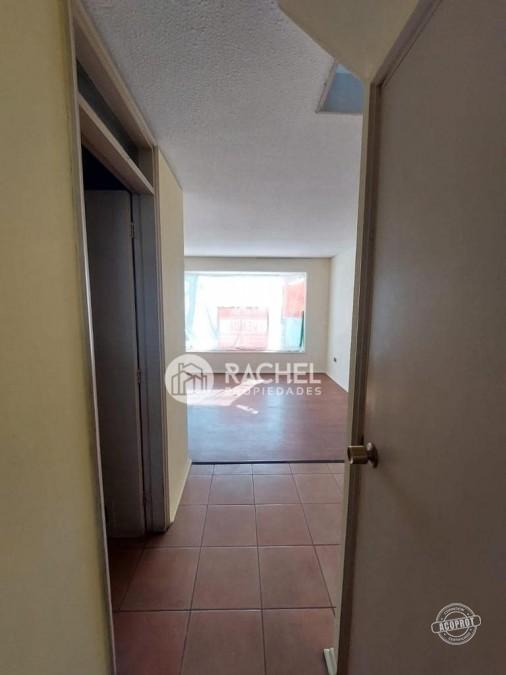 SE VENDE ACOGEDORA CASA SECTOR ALCANTARA 3 DORMITORIOS.-