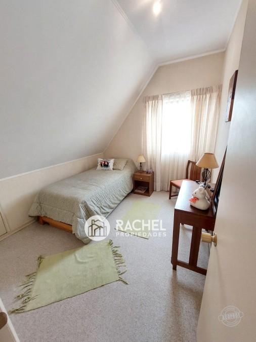 EN VENTA CASA DE 3 DORMITORIOS 3 BAÑOS EN LOMAS DE MIRASUR