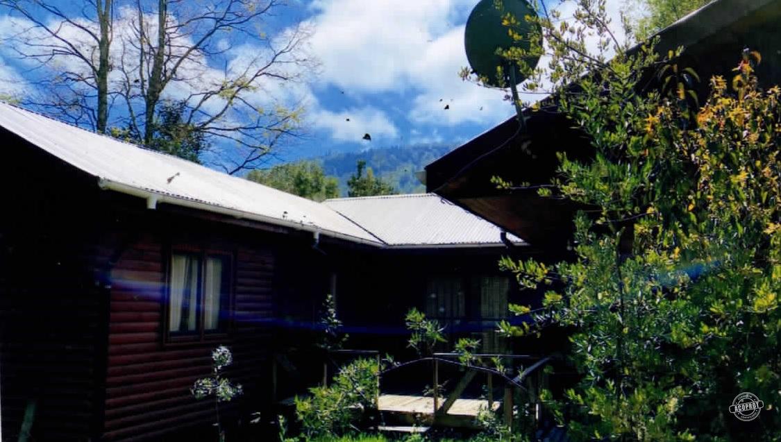 Vende Parcela de 5.000 mt2, Lote 10B y Casa de Veraneo, 4 dormitorios, 2 baños, completamente equipada, lugar Challupén a 5 kilómetros pasado Lican Ray hacia Coñaripe