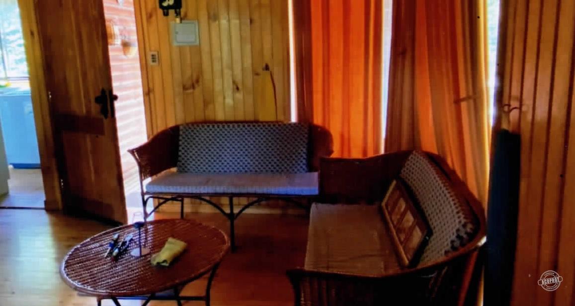 Vende Parcela de 5.000 mt2, Lote 10B y Casa de Veraneo, 4 dormitorios, 2 baños, completamente equipada, lugar Challupén a 5 kilómetros pasado Lican Ray hacia Coñaripe