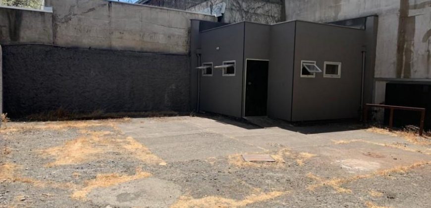 Gran Propiedad en Arriendo para Locales Comerciales o Instituciones